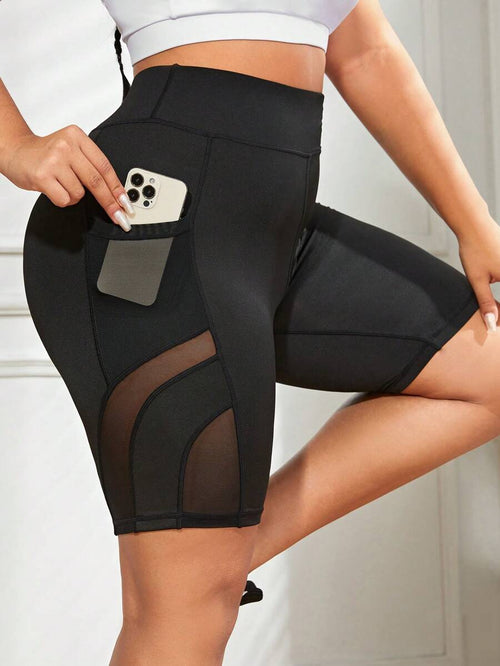 Short Plus Size com Transparência Lateral