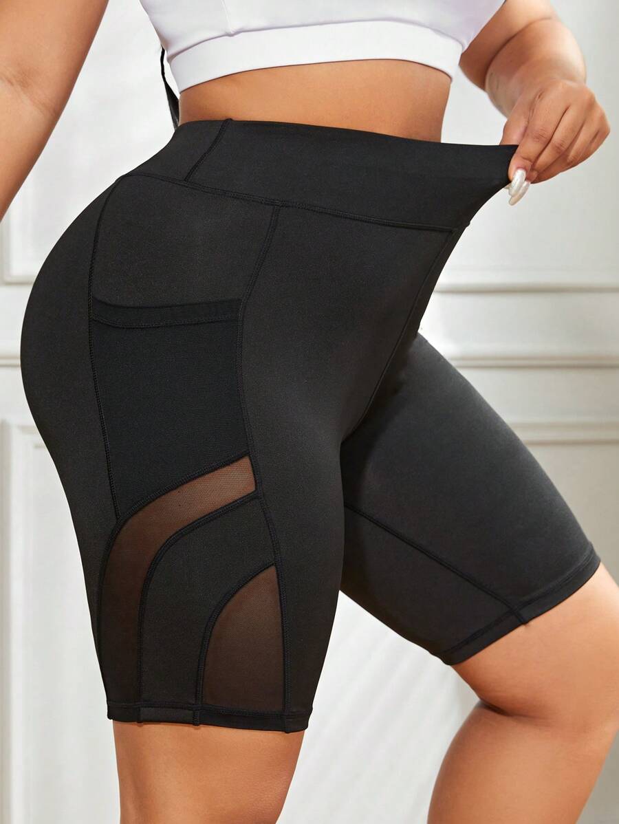 Short Plus Size com Transparência Lateral