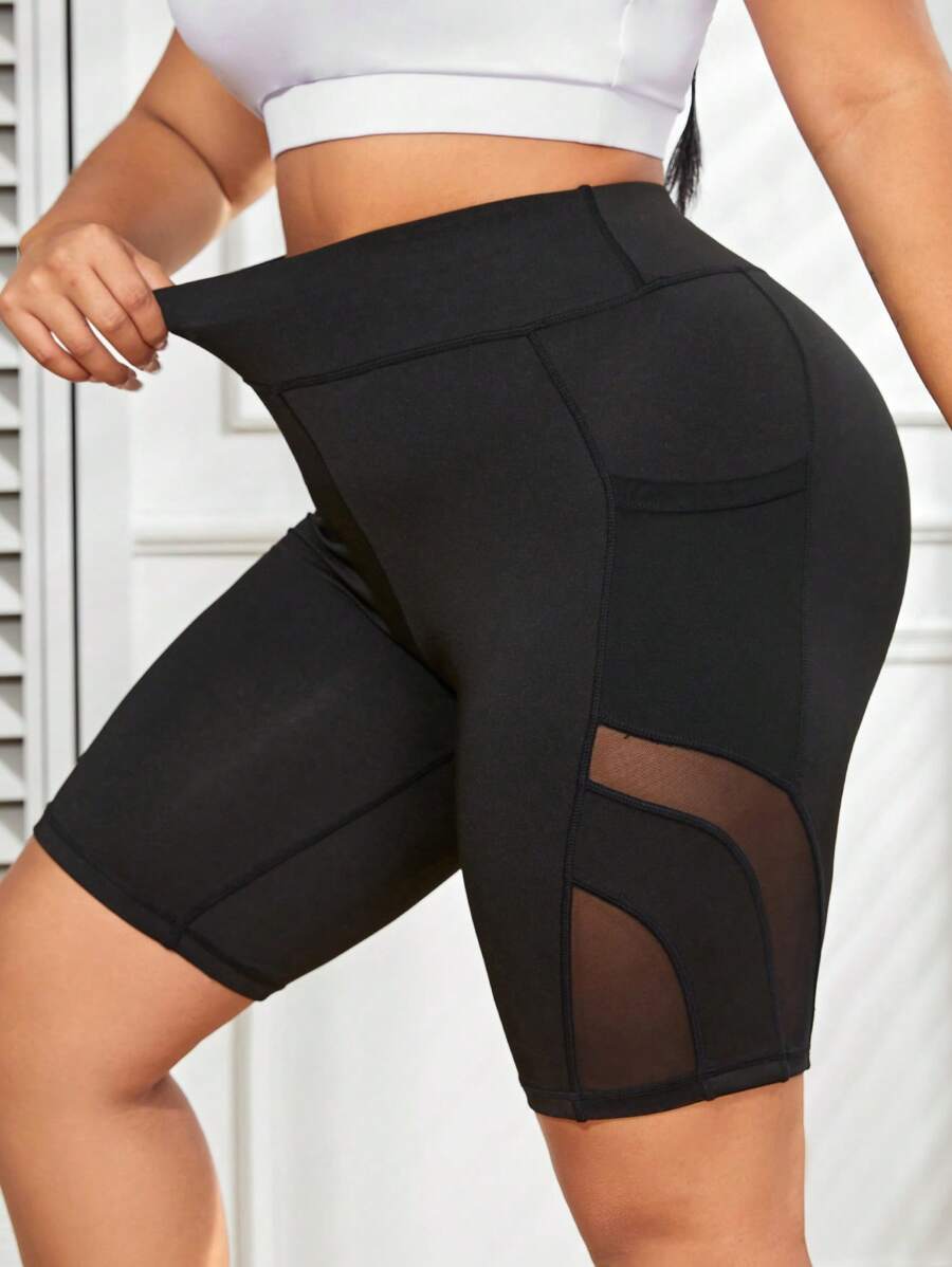 Short Plus Size com Transparência Lateral