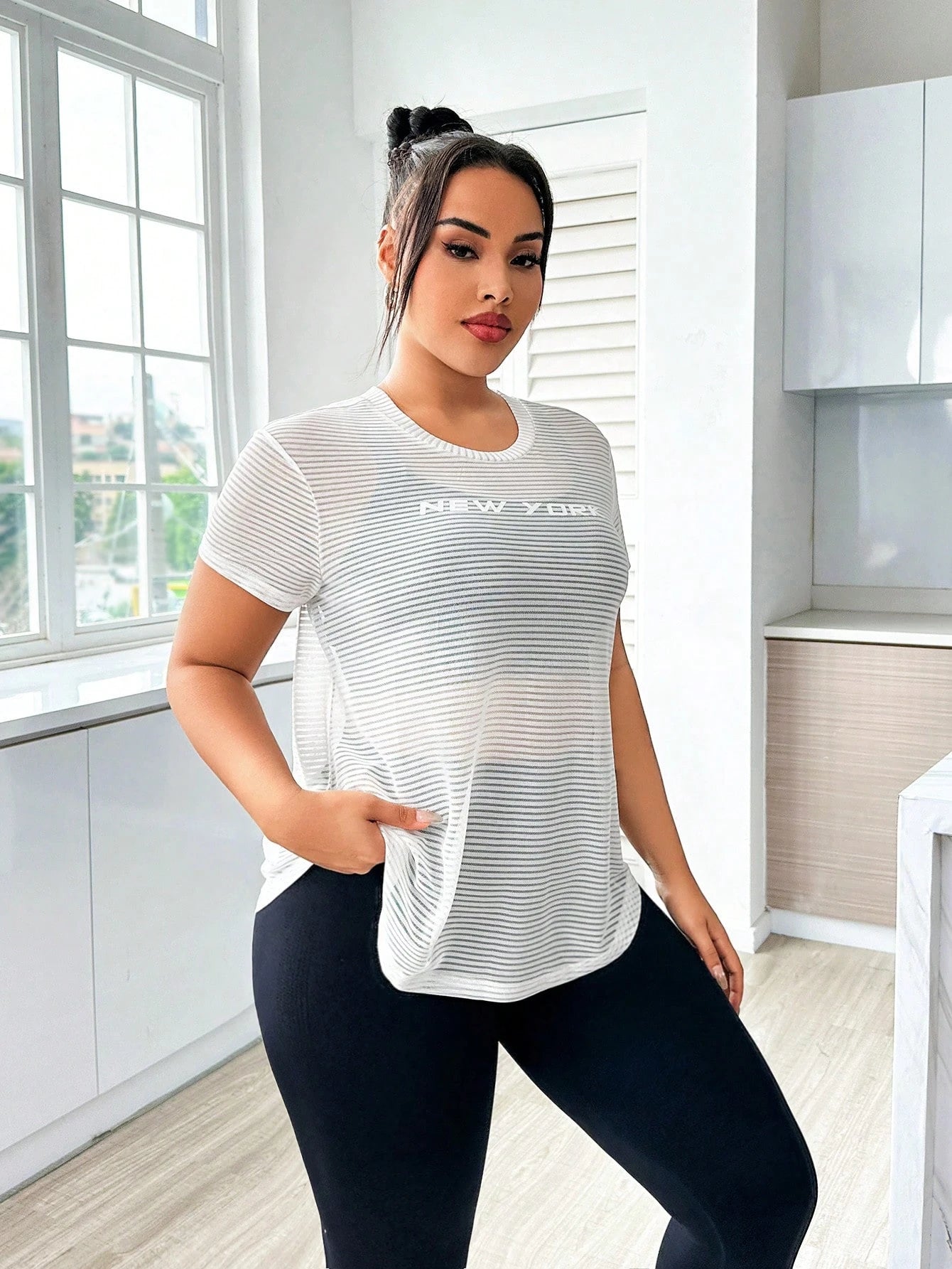 SHEIN Sport Gameset Camiseta esportiva com letras gráficas e malha sem sutiã