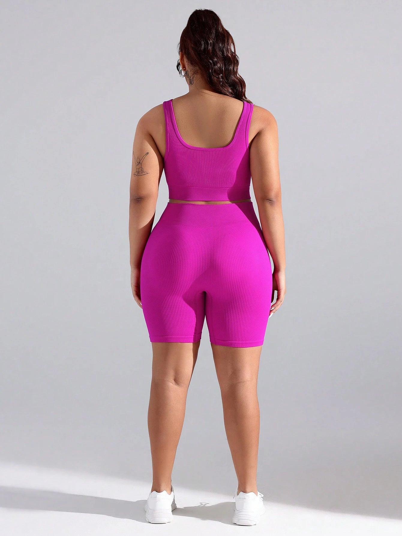 conjunto esportivo feminino, conjunto fitness feminino, conjunto esportivo feminino plus size, conjunto feminino plus size, conjunto feminino barato, conjunto feminino elegante, conjunto feminino casual