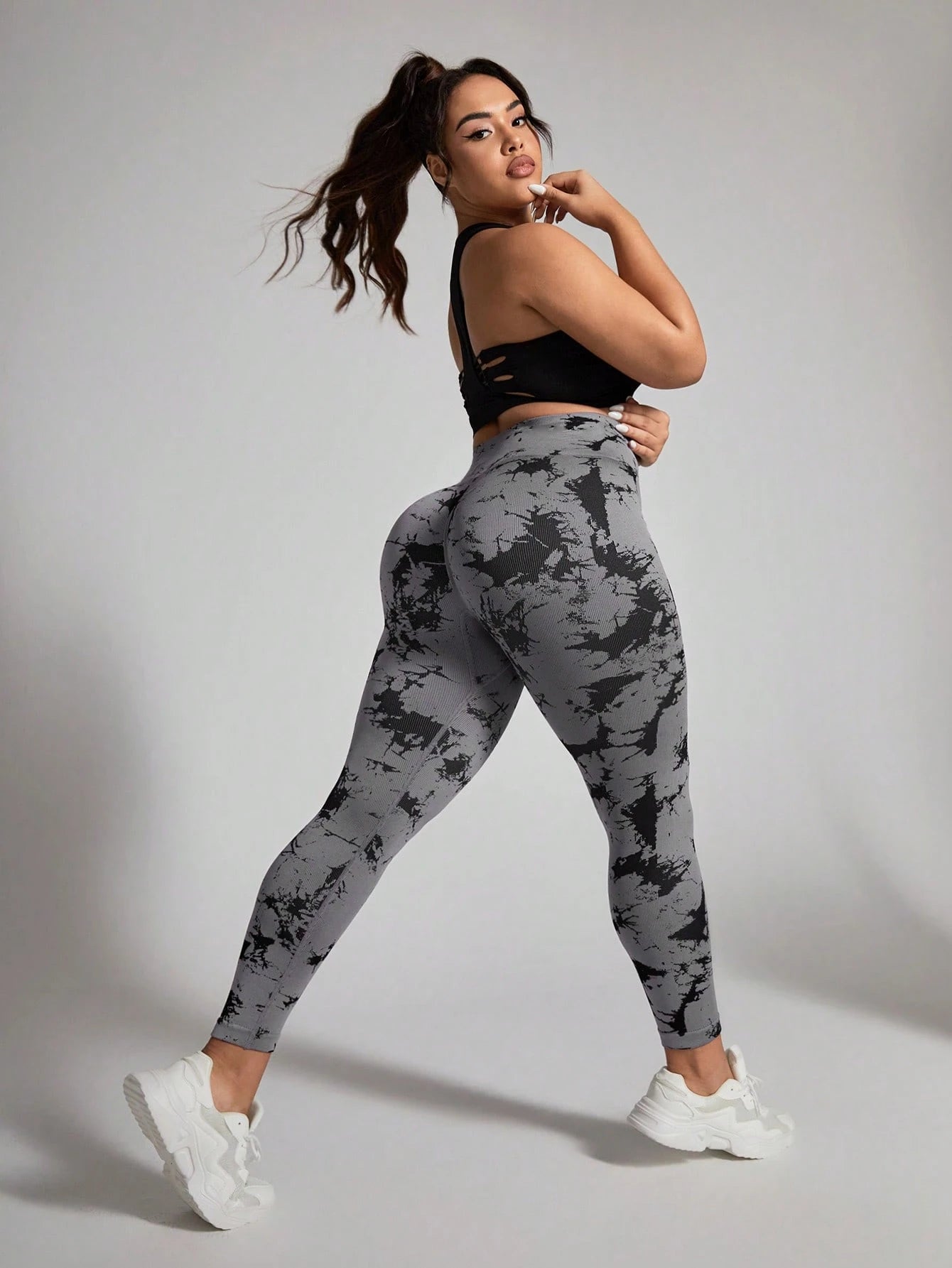 legging plus size, calça legging plus size, legging plus size cintura alta, legging plus size fitness, legging plus size com bolso, legging plus size estampada, legging plus size barata, legging plus size ideal para malhar, legging plus size compressão, legging plus size modeladora, calça legging plus size para academia, legging