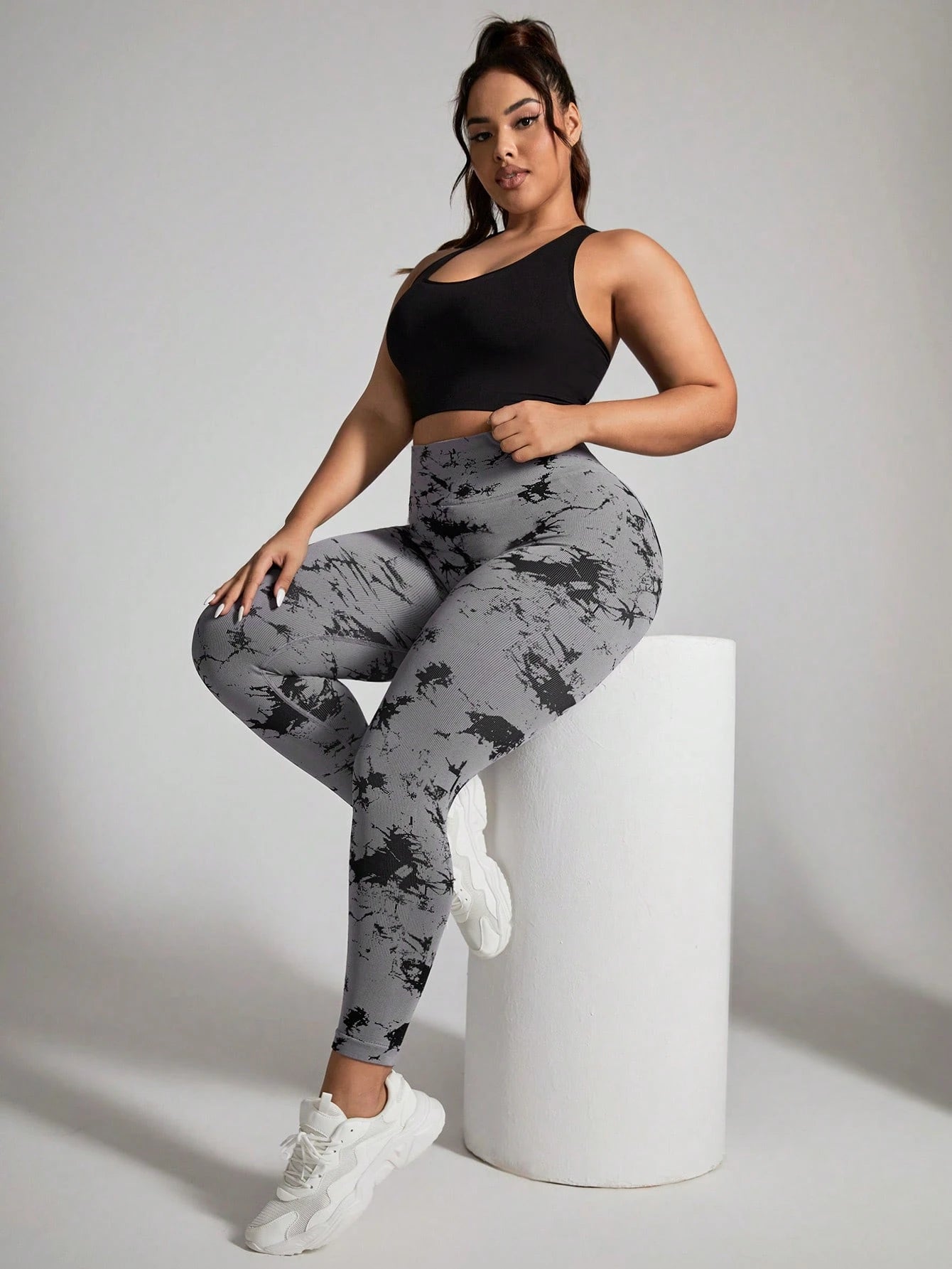 legging plus size, calça legging plus size, legging plus size cintura alta, legging plus size fitness, legging plus size com bolso, legging plus size estampada, legging plus size barata, legging plus size ideal para malhar, legging plus size compressão, legging plus size modeladora, calça legging plus size para academia, legging