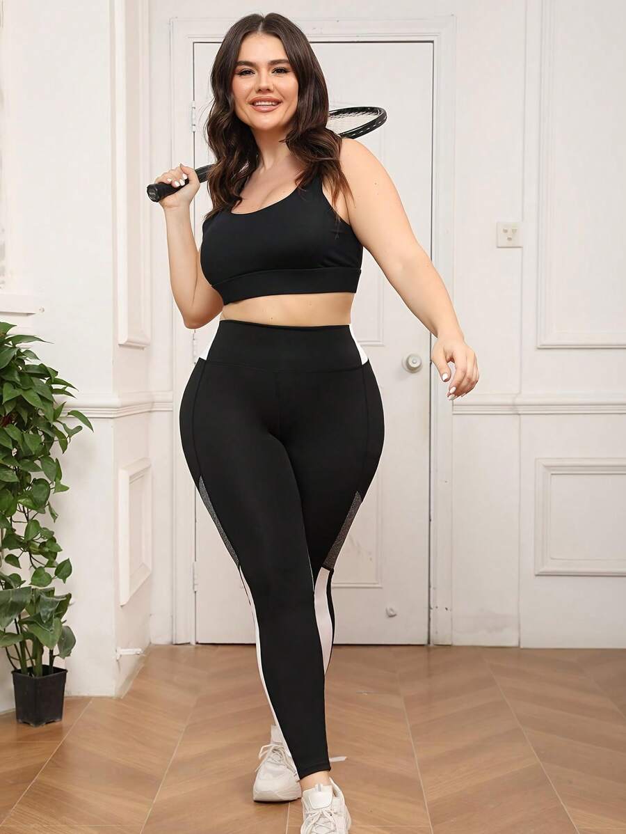 Legging Plus Size com Recortes