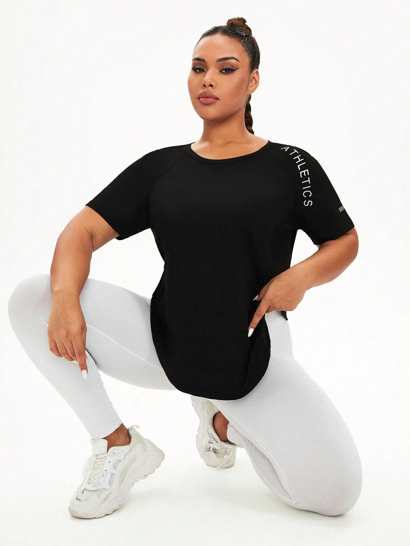 SHEIN Sport Studio Camiseta Esportiva de Manga Curta Plus Size Casual com Contraste de Cor e Retalhos, Verão