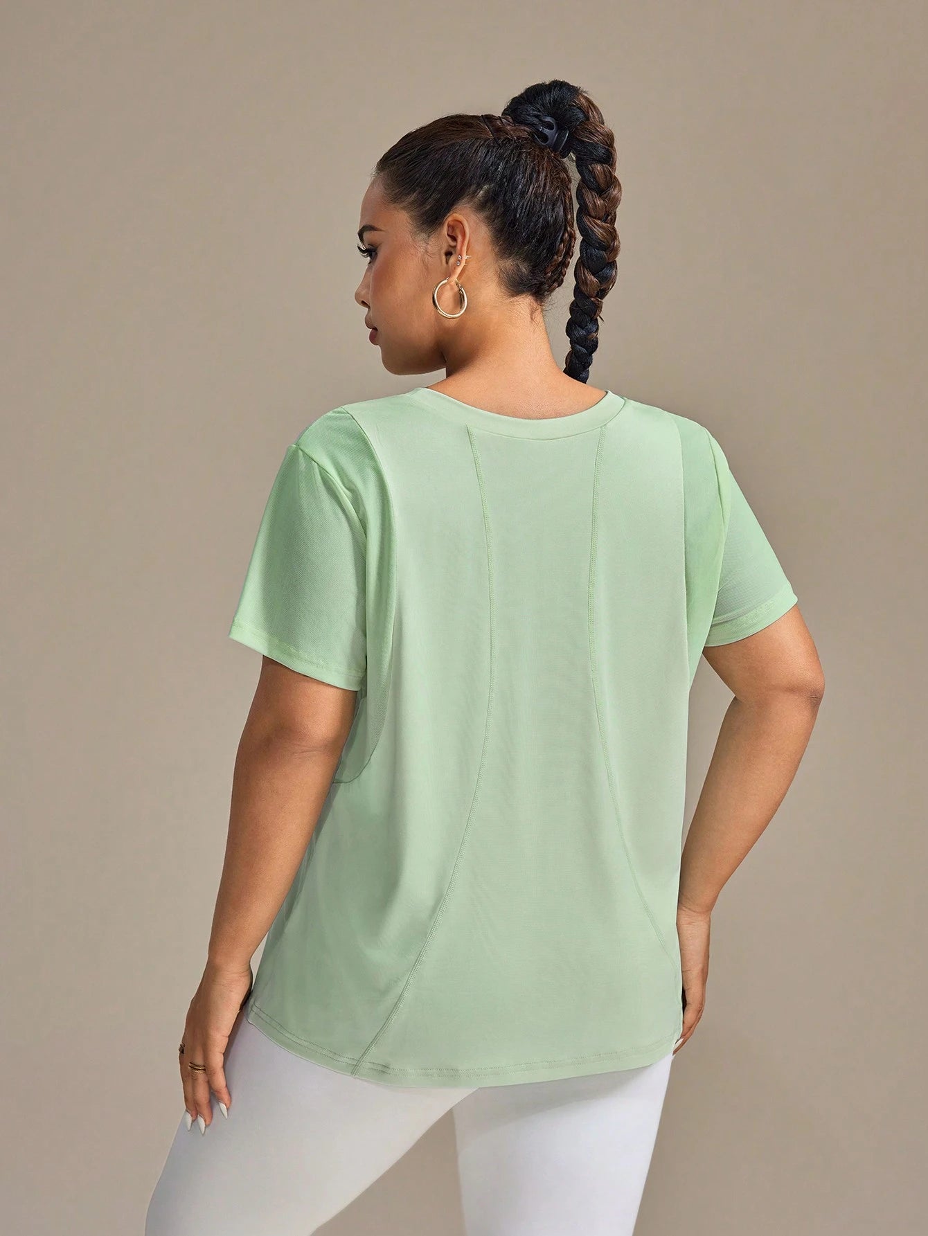 camiseta esportiva plus size, camiseta fitness plus size, camiseta esportiva feminina plus size, camiseta feminina plus size, camiseta fitness feminina plus size, camiseta esportiva plus size dry fit, camiseta esportiva plus size barata