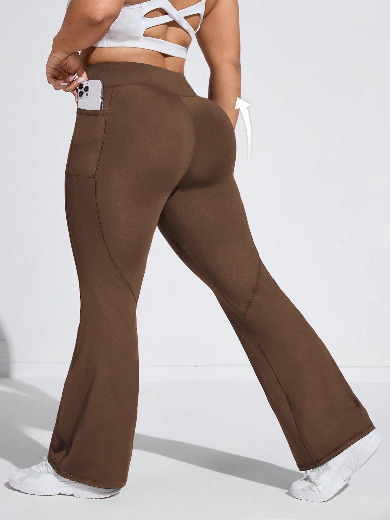 Calça de Moletom Plus Size com Cintura Média/Alta, Bolsos Laterais e Pernas Evasê