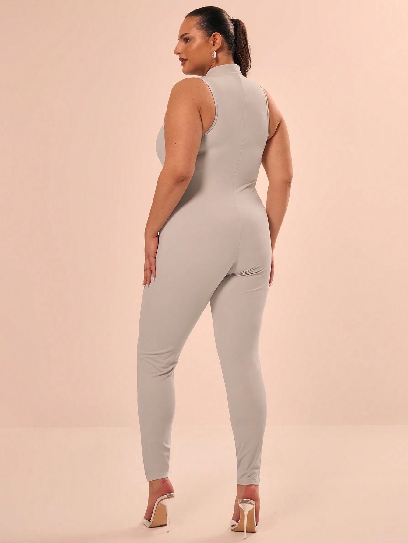 macacão plus size, macaquinho plus size, macacão feminino plus size, macaquinho feminino plus size, macacão plus size, macaquinho plus size para verão, macacão plus size social, macaquinho plus size casual, macacão plus size elegante, macaquinho plus size confortável,