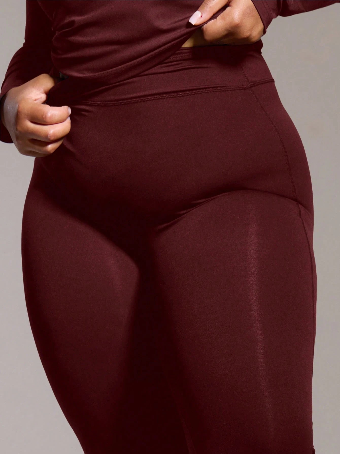 legging plus size, calça legging plus size, legging plus size cintura alta, legging plus size fitness, legging plus size com bolso, legging plus size ideal para malhar, legging plus size compressão, legging plus size modeladora, calça legging plus size para academia, legging plus size suplex, legging plus size poliéster, legging plus size elastano