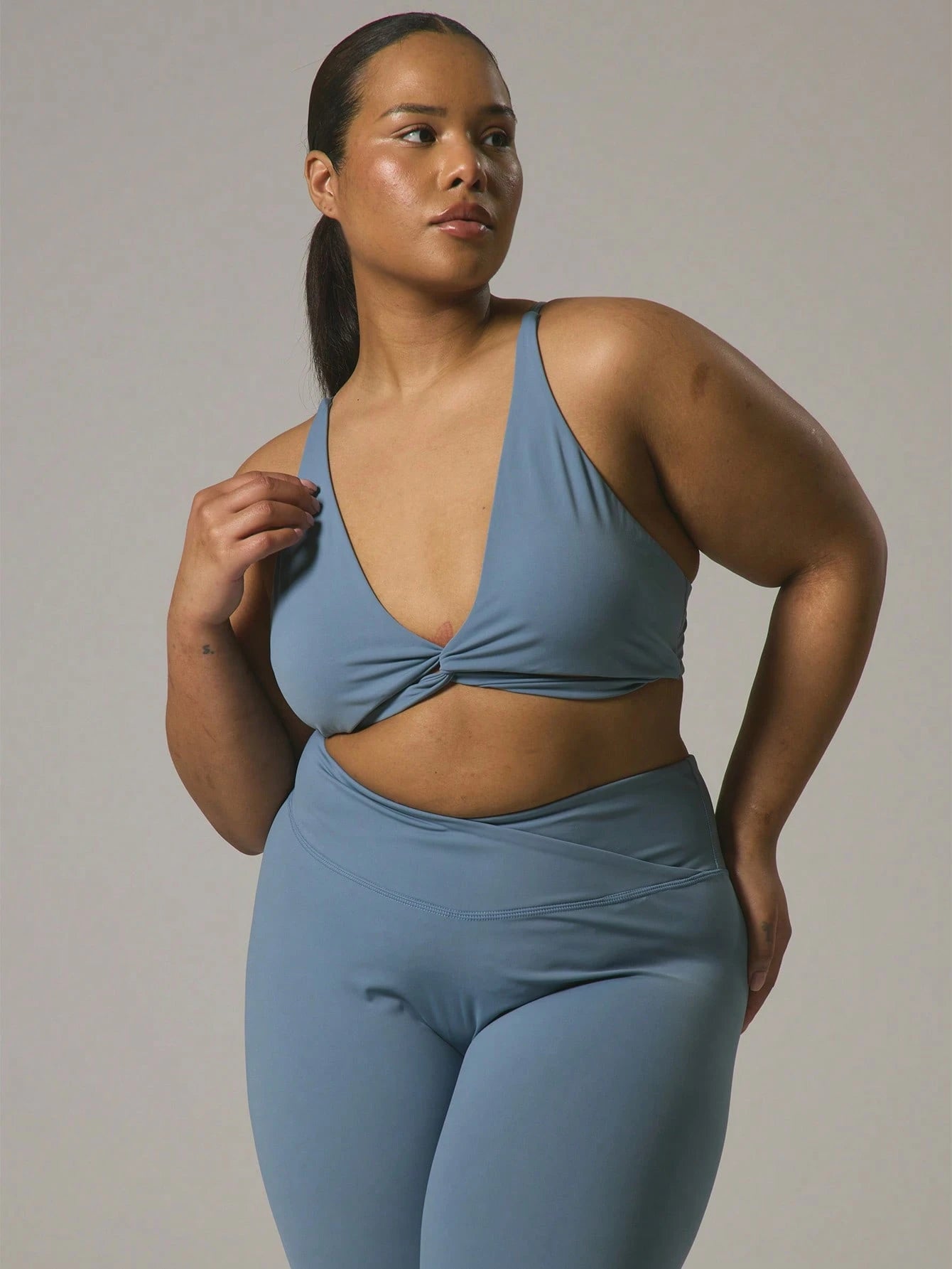 conjunto esportivo feminino, conjunto fitness feminino, conjunto esportivo feminino plus size, conjunto feminino plus size, conjunto feminino casual, conjunto feminino com calça, conjunto feminino com short, conjunto feminino moda, conjunto plus size casual, conjunto plus size confortável, conjunto plus size com estampa