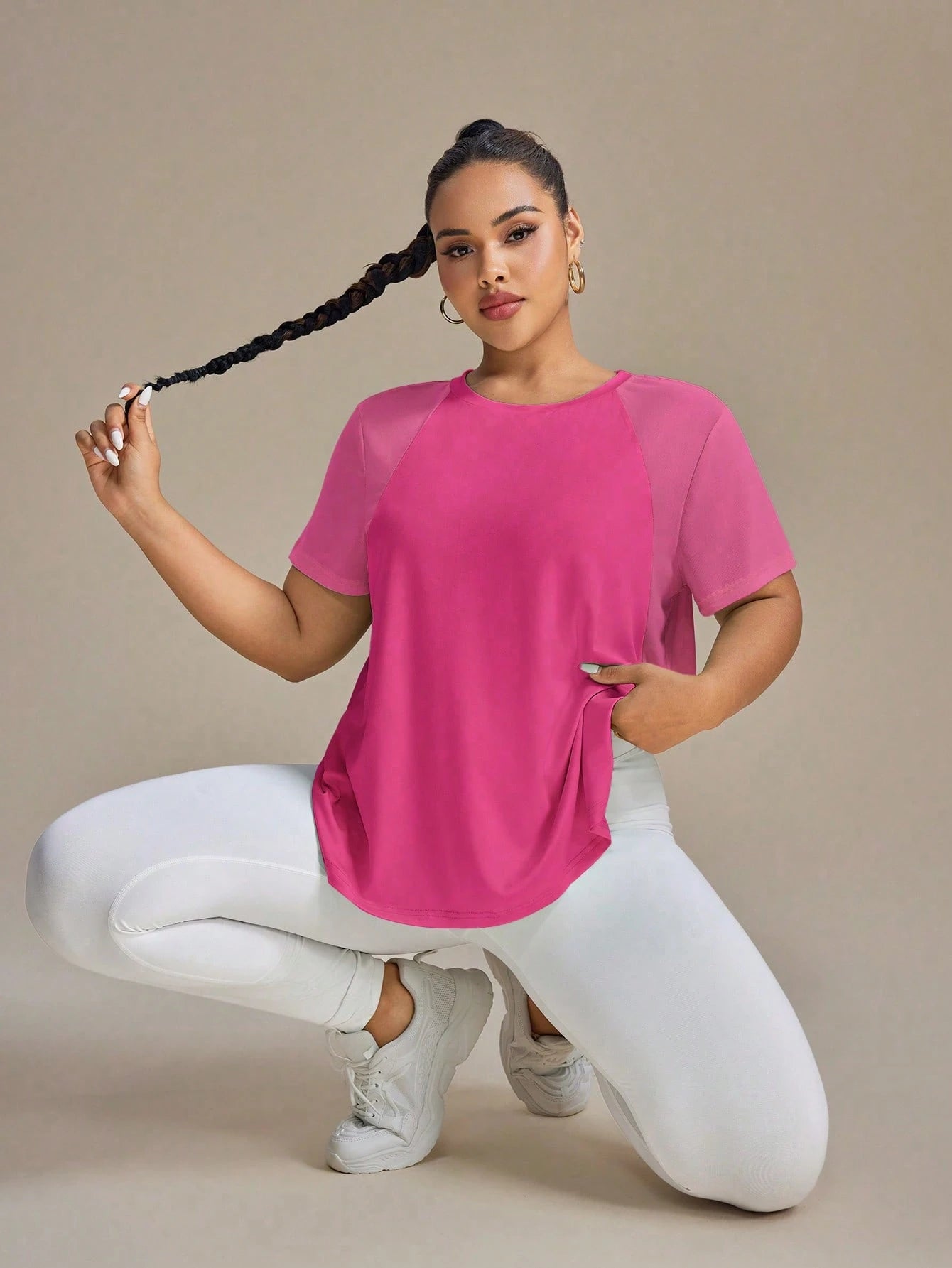SHEIN Sport Gameset Camiseta Casual Ativa de Fitness de Manga Curta, Gola Redonda, Cor Sólida, Plus Size para Mulheres