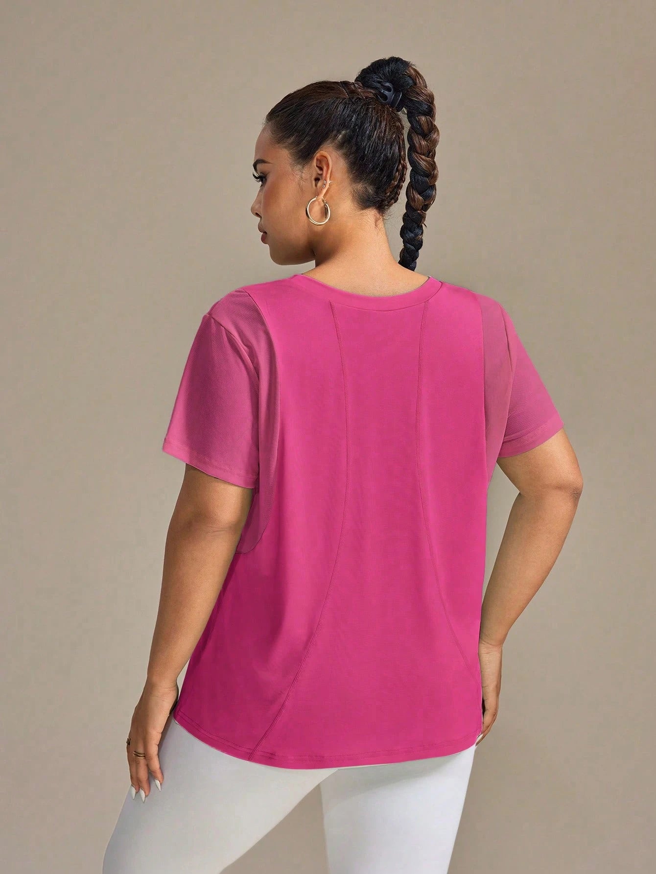 SHEIN Sport Gameset Camiseta Casual Ativa de Fitness de Manga Curta, Gola Redonda, Cor Sólida, Plus Size para Mulheres