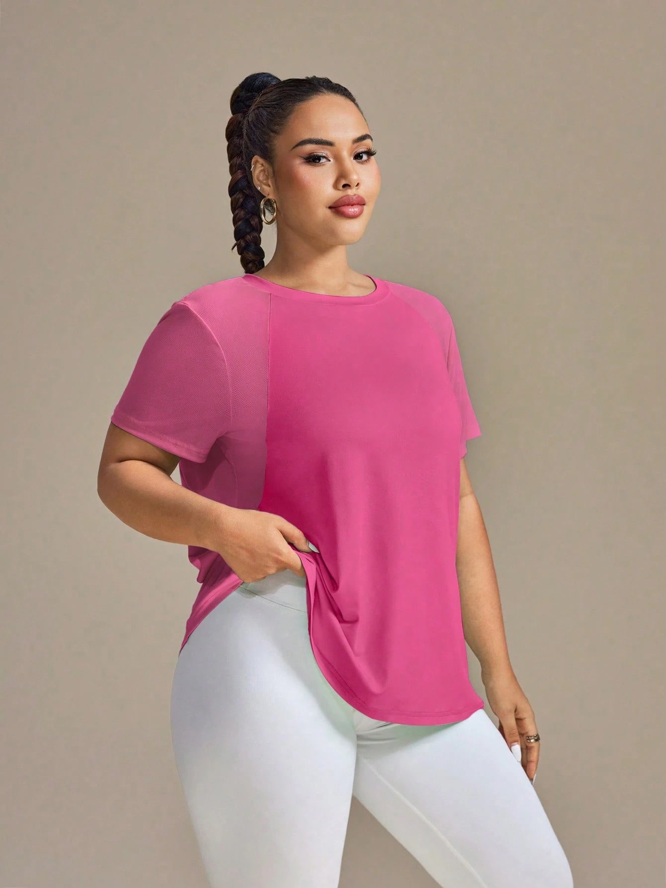 SHEIN Sport Gameset Camiseta Casual Ativa de Fitness de Manga Curta, Gola Redonda, Cor Sólida, Plus Size para Mulheres