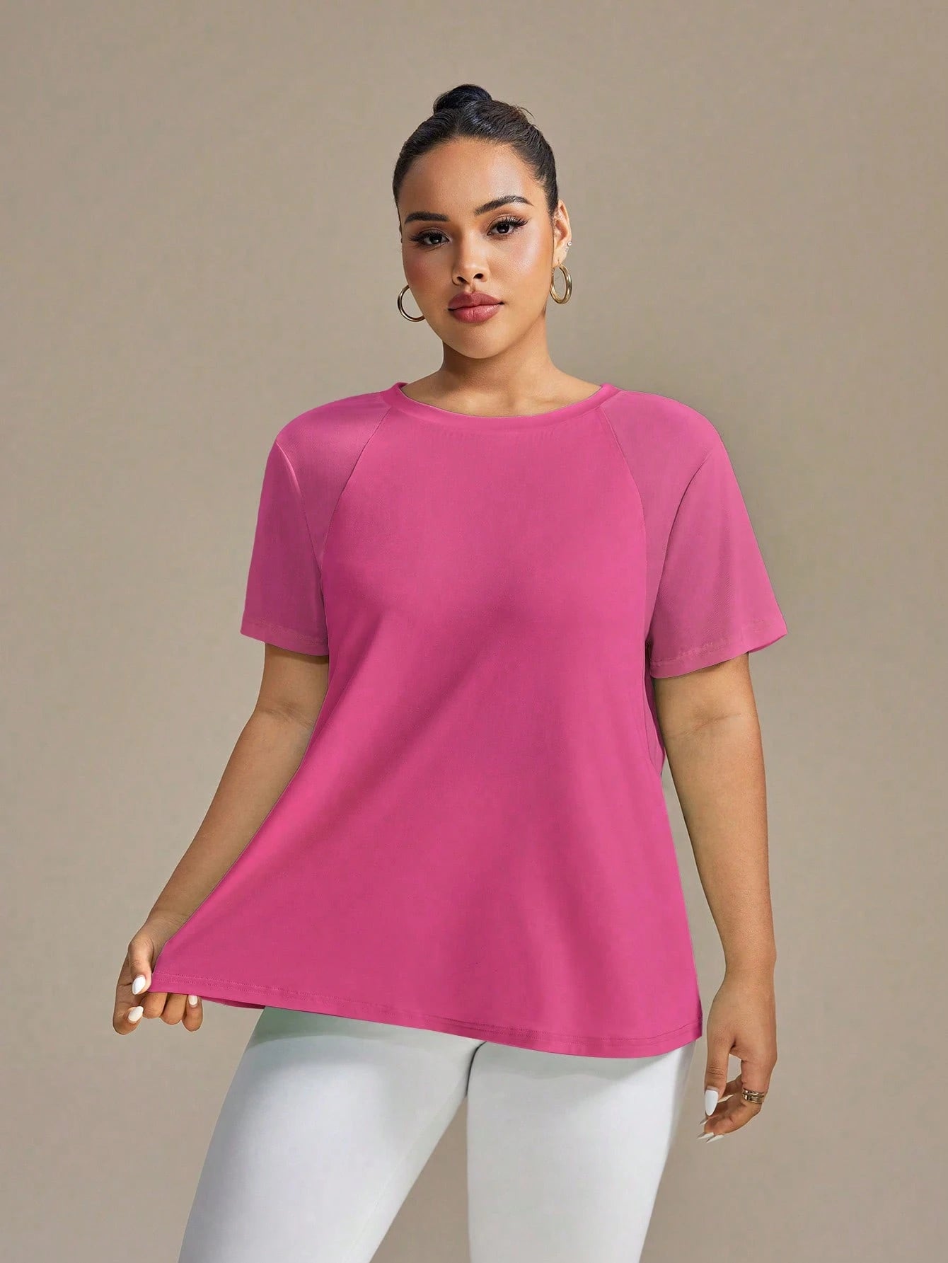 SHEIN Sport Gameset Camiseta Casual Ativa de Fitness de Manga Curta, Gola Redonda, Cor Sólida, Plus Size para Mulheres
