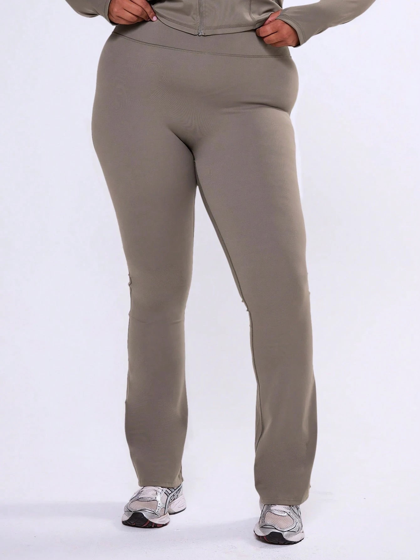 legging plus size, calça legging plus size, legging plus size cintura alta, legging plus size fitness, legging plus size com bolso, legging plus size ideal para malhar, legging plus size compressão, legging plus size modeladora, calça legging plus size para academia, legging plus size suplex, legging plus size poliéster, legging plus size elastano