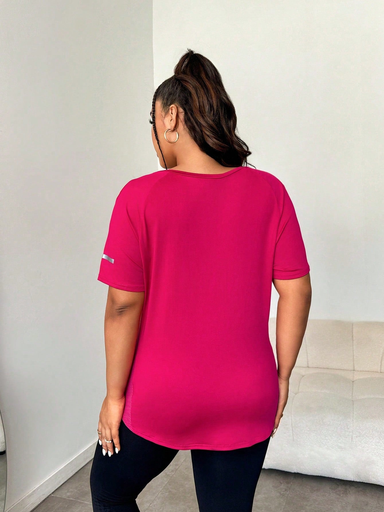 SHEIN Sport Studio Camiseta Esportiva de Manga Curta Plus Size Casual com Contraste de Cor e Retalhos, Verão
