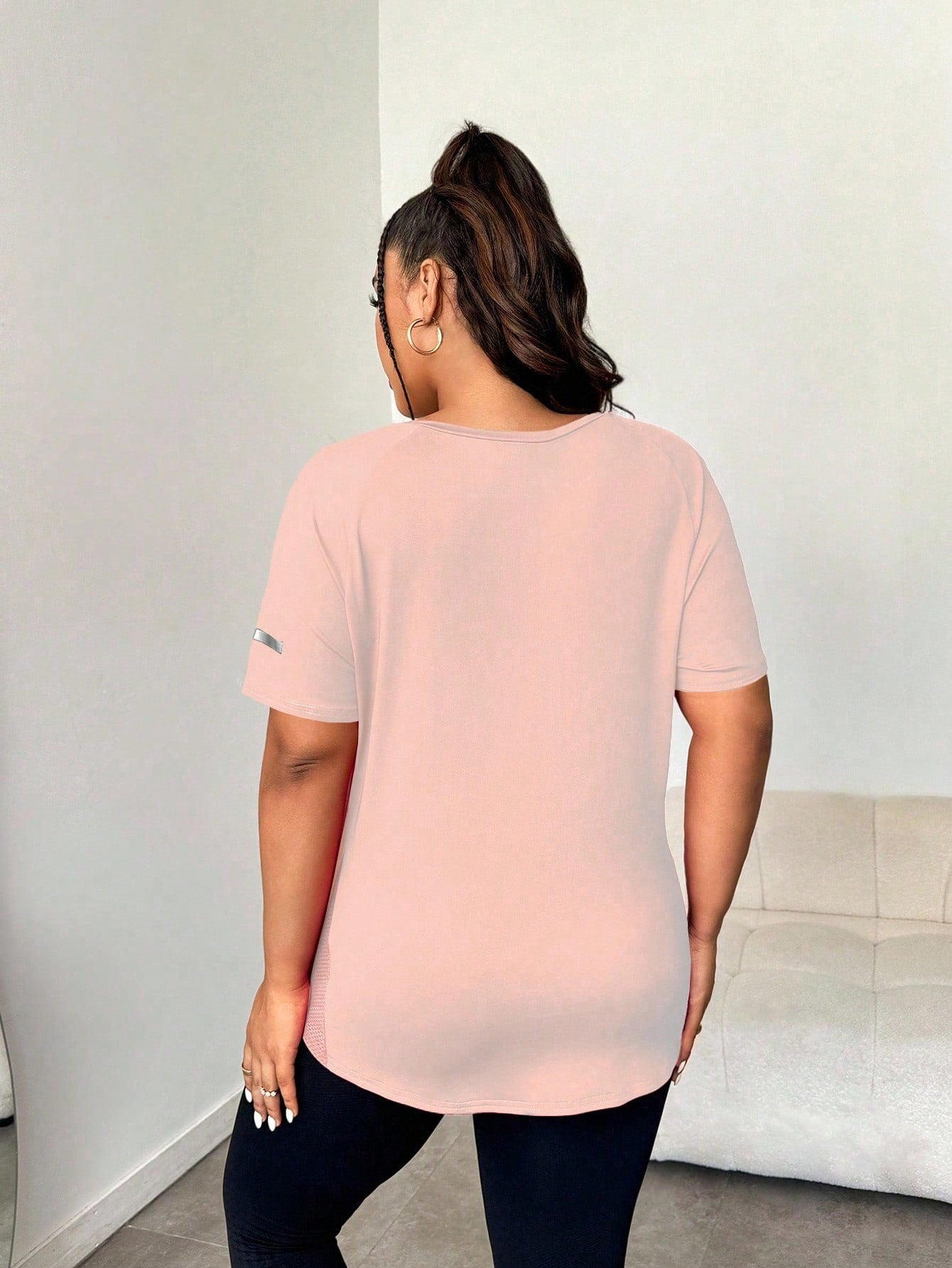 camiseta esportiva plus size, camiseta fitness plus size, camiseta esportiva feminina plus size, camiseta feminina plus size, camiseta fitness feminina plus size, camiseta esportiva plus size dry fit, camiseta esportiva plus size barata