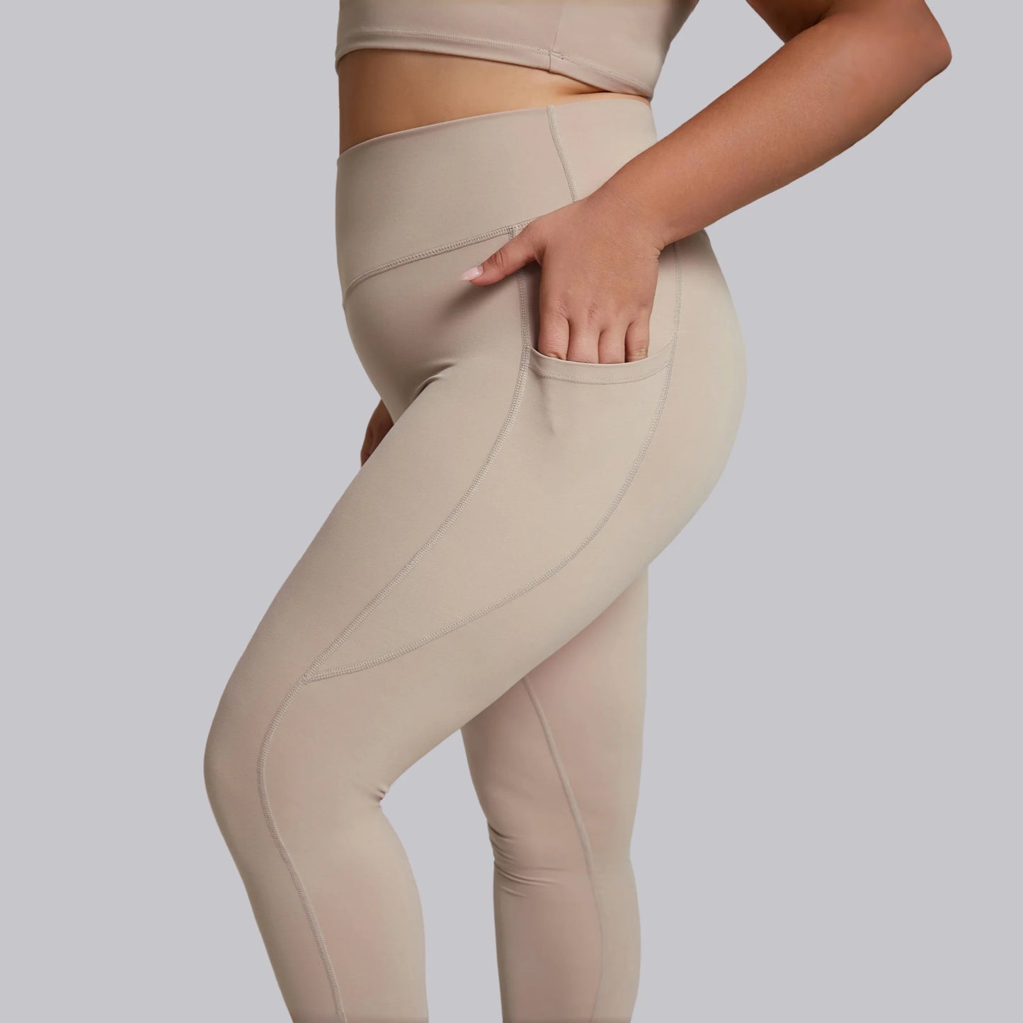 legging plus size, calça legging plus size, legging plus size cintura alta, legging plus size fitness, legging plus size com bolso, legging plus size estampada, legging plus size barata, legging plus size ideal para malhar, legging plus size compressão, legging plus size modeladora, calça legging plus size para academia, legging