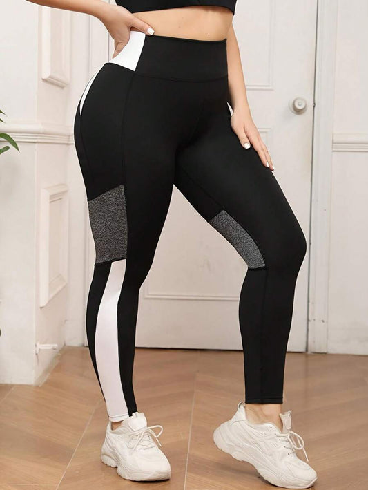 Legging Plus Size com Recortes