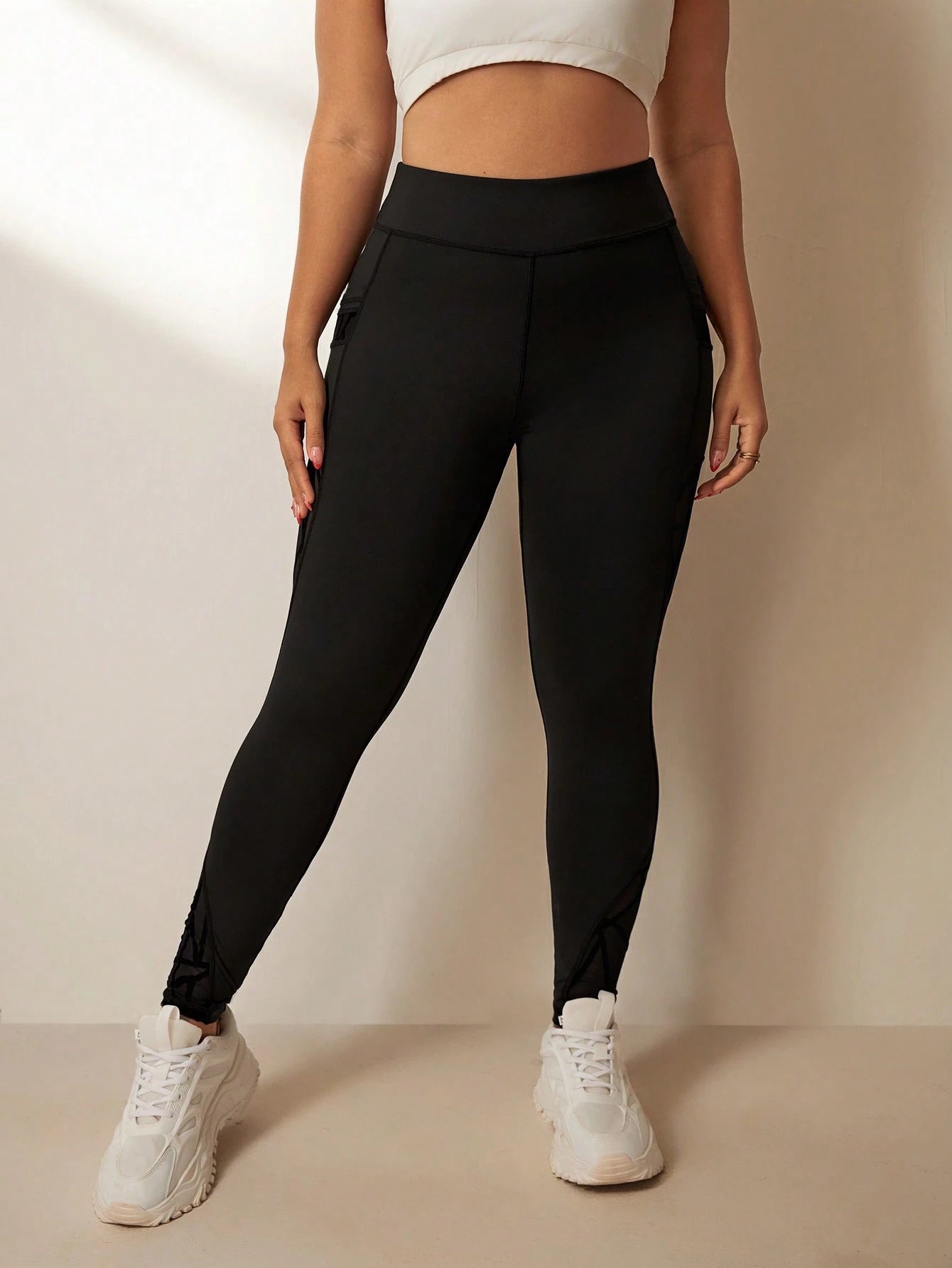 legging plus size, calça legging plus size, legging plus size cintura alta, legging plus size fitness, legging plus size com bolso, legging plus size estampada, legging plus size barata, legging plus size ideal para malhar, legging plus size compressão, legging plus size modeladora, calça legging plus size para academia, legging 