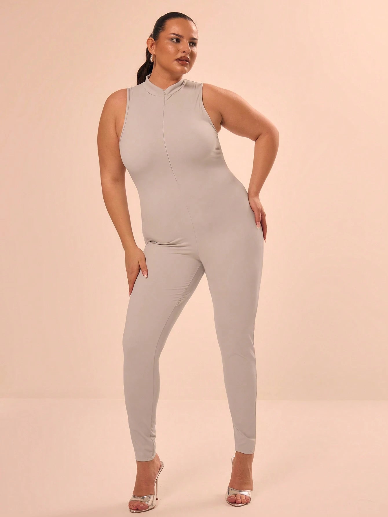 macacão plus size, macaquinho plus size, macacão feminino plus size, macaquinho feminino plus size, macacão plus size, macaquinho plus size para verão, macacão plus size social, macaquinho plus size casual, macacão plus size elegante, macaquinho plus size confortável,