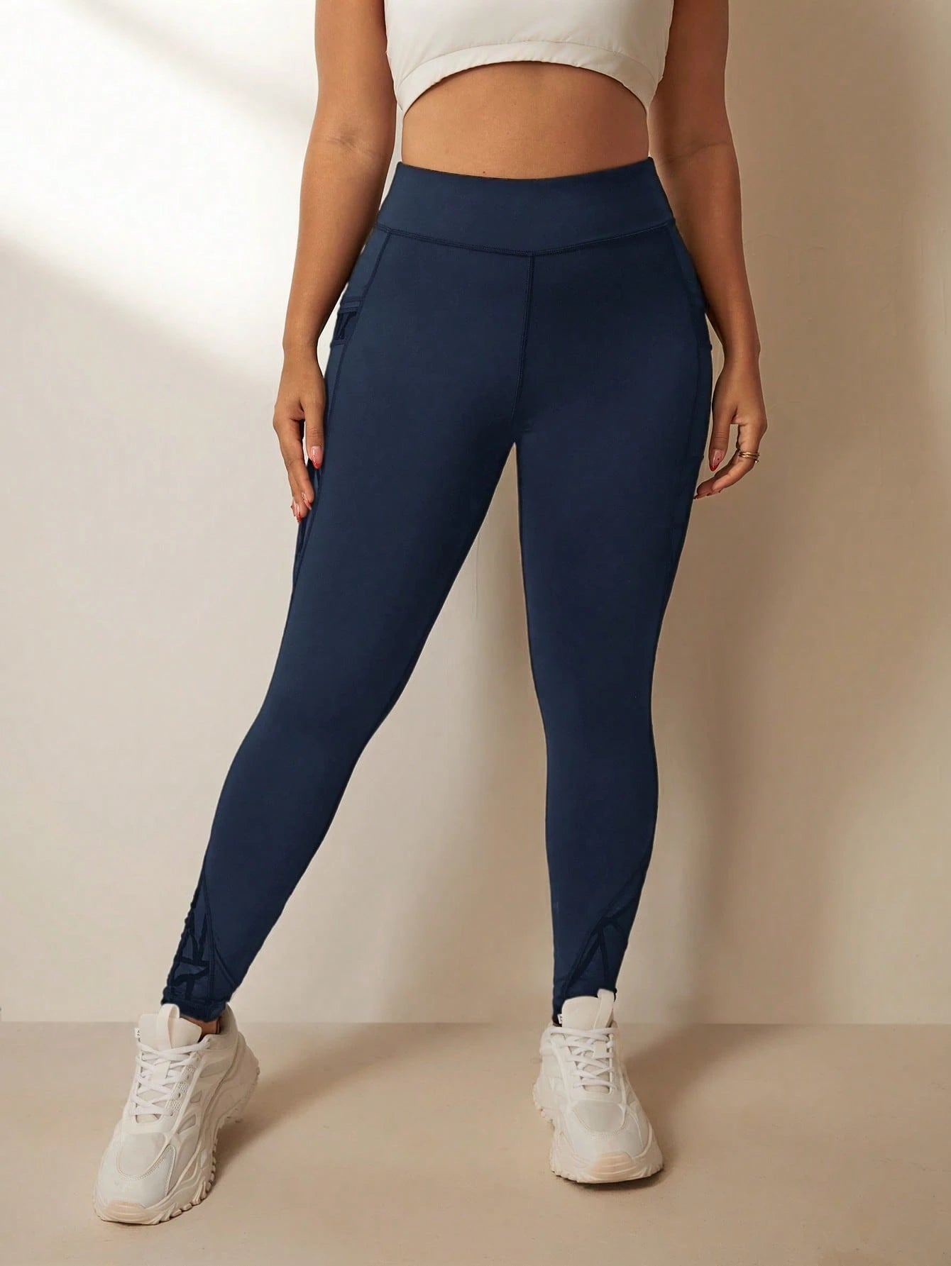 Rhythm Era Leggings Assimétricos Funcionais para Mulheres Plus Size, Ajuste Justo, Bolsos de Controle da Barriga, Tecido em Tela e Moletom, Calças Longas