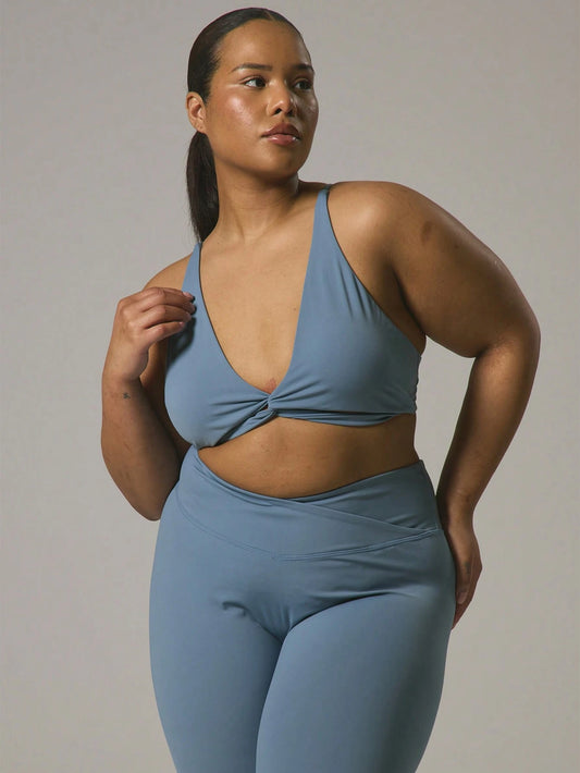 conjunto esportivo feminino, conjunto fitness feminino, conjunto esportivo feminino plus size, conjunto feminino plus size, conjunto feminino casual, conjunto feminino com calça, conjunto feminino com short, conjunto feminino moda, conjunto plus size casual, conjunto plus size confortável, conjunto plus size com estampa 