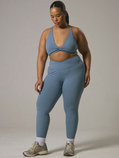 conjunto esportivo feminino, conjunto fitness feminino, conjunto esportivo feminino plus size, conjunto feminino plus size, conjunto feminino casual, conjunto feminino com calça, conjunto feminino com short, conjunto feminino moda, conjunto plus size casual, conjunto plus size confortável, conjunto plus size com estampa 